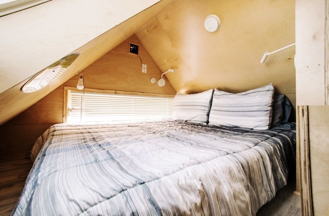 Off the grid, Mountain Escape