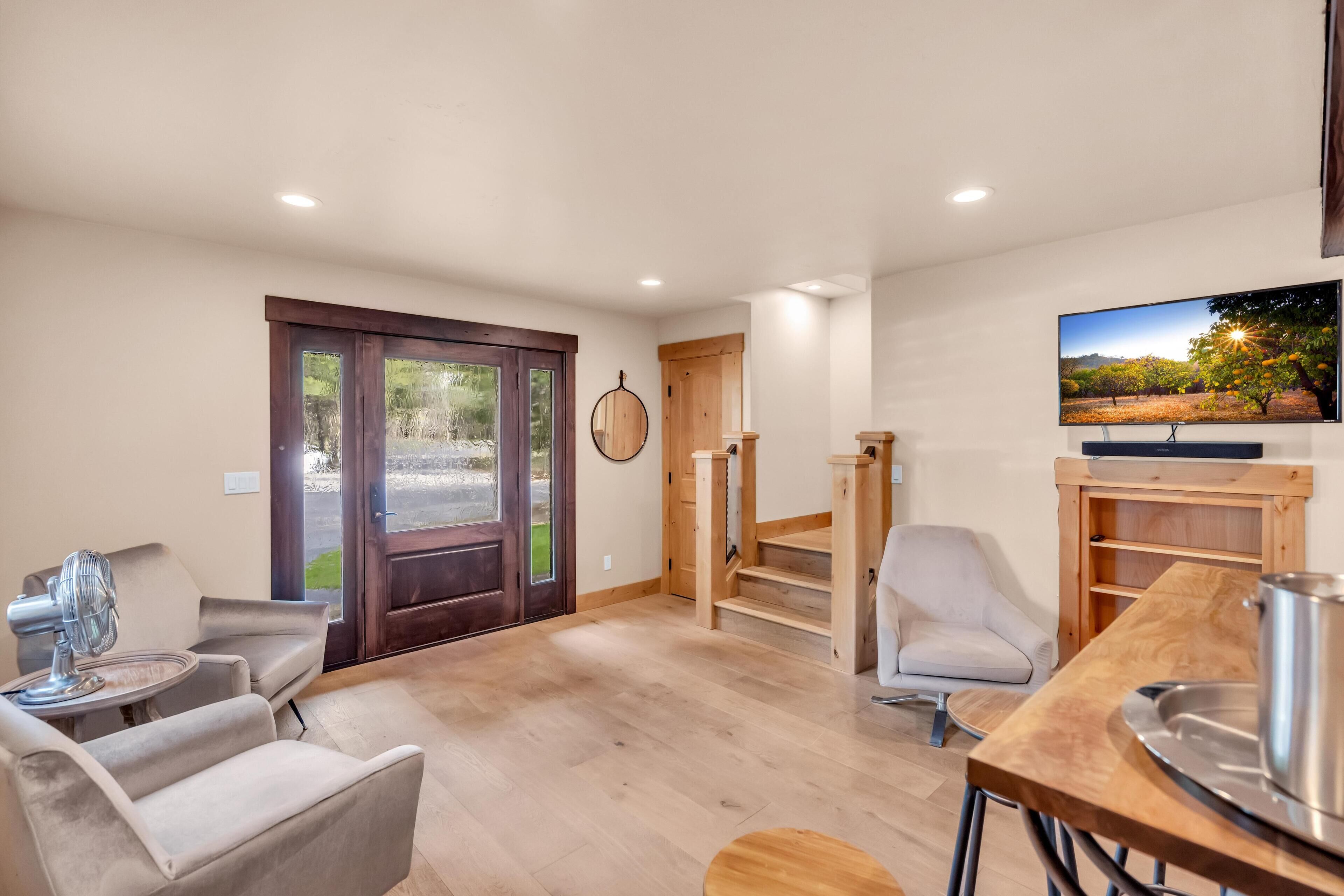 Indigo Luxury Home- 5BR, 3BA,Spa, 15 min to Ski