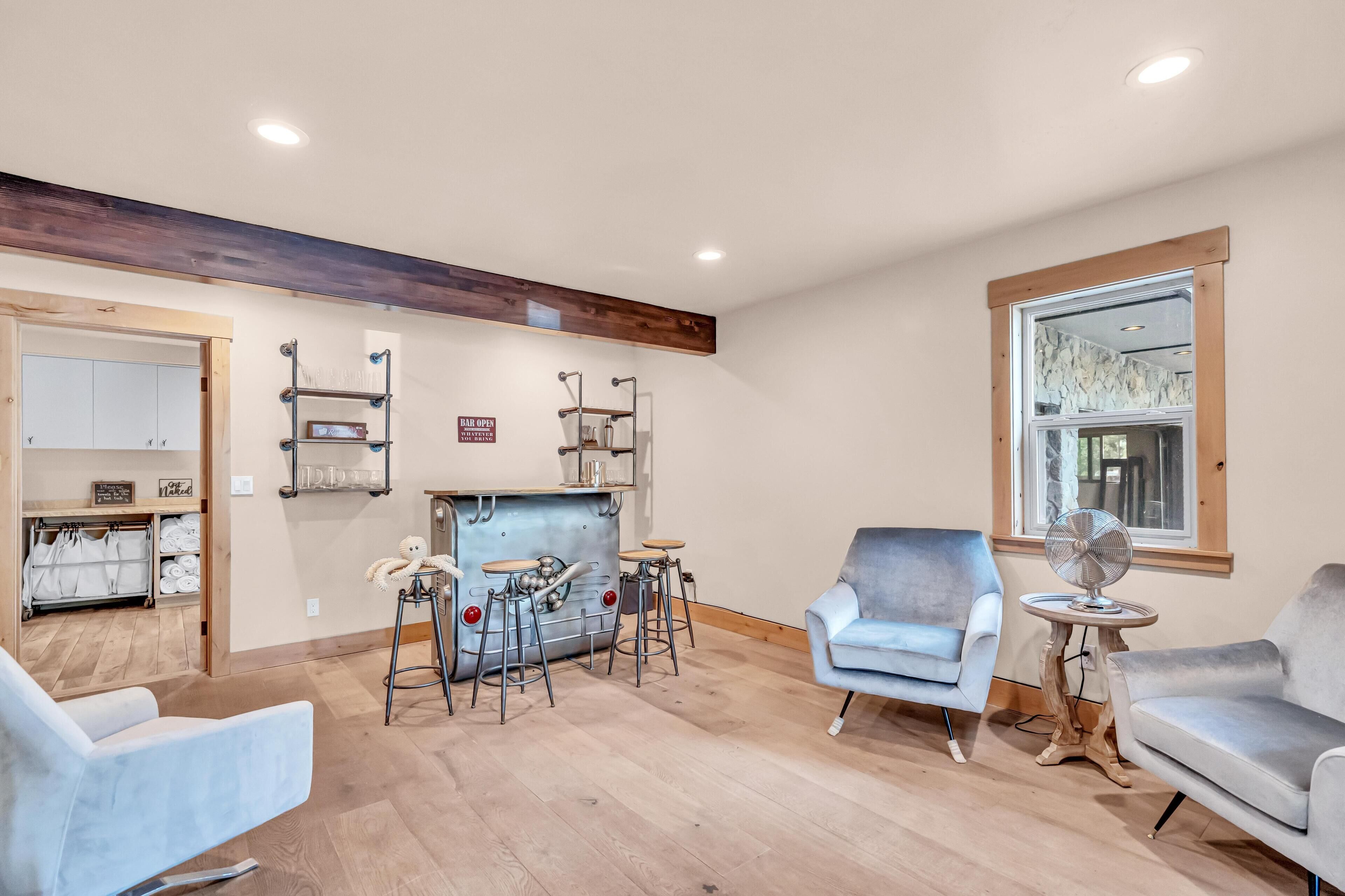 Indigo Luxury Home- 5BR, 3BA,Spa, 15 min to Ski