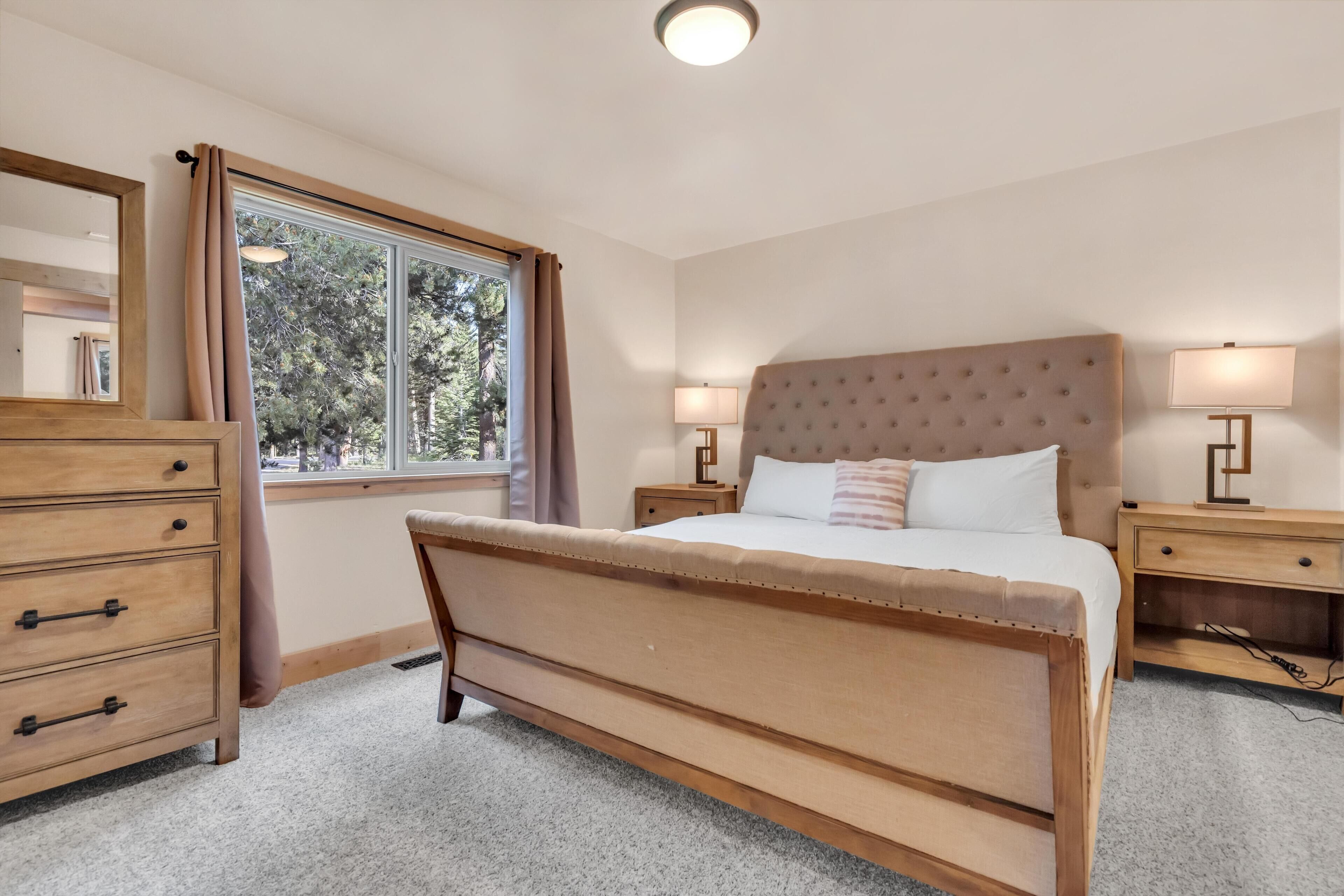 Indigo Luxury Home- 5BR, 3BA,Spa, 15 min to Ski