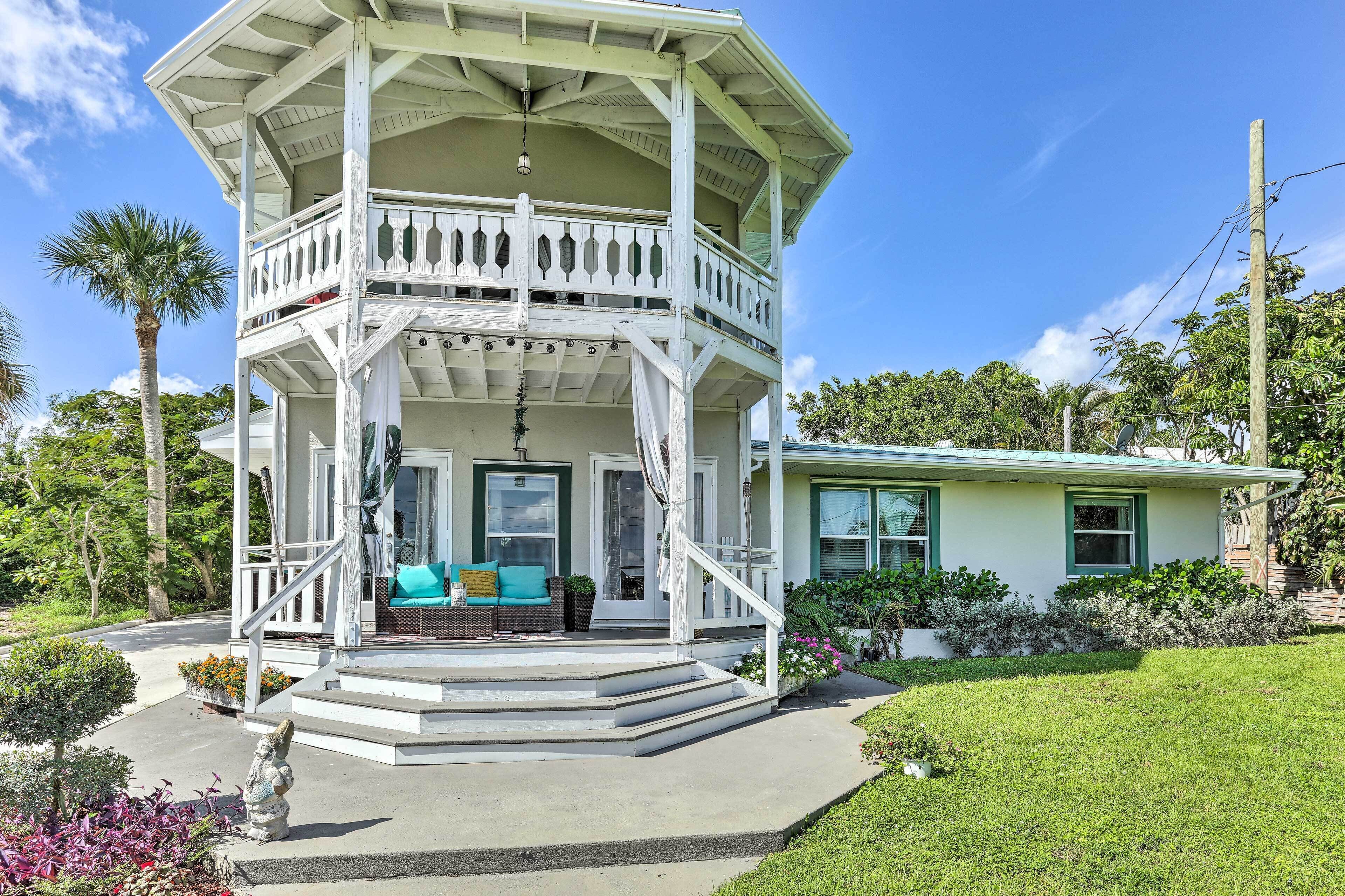 Jensen Beach Home w/ 2 Decks + Mod Interior!