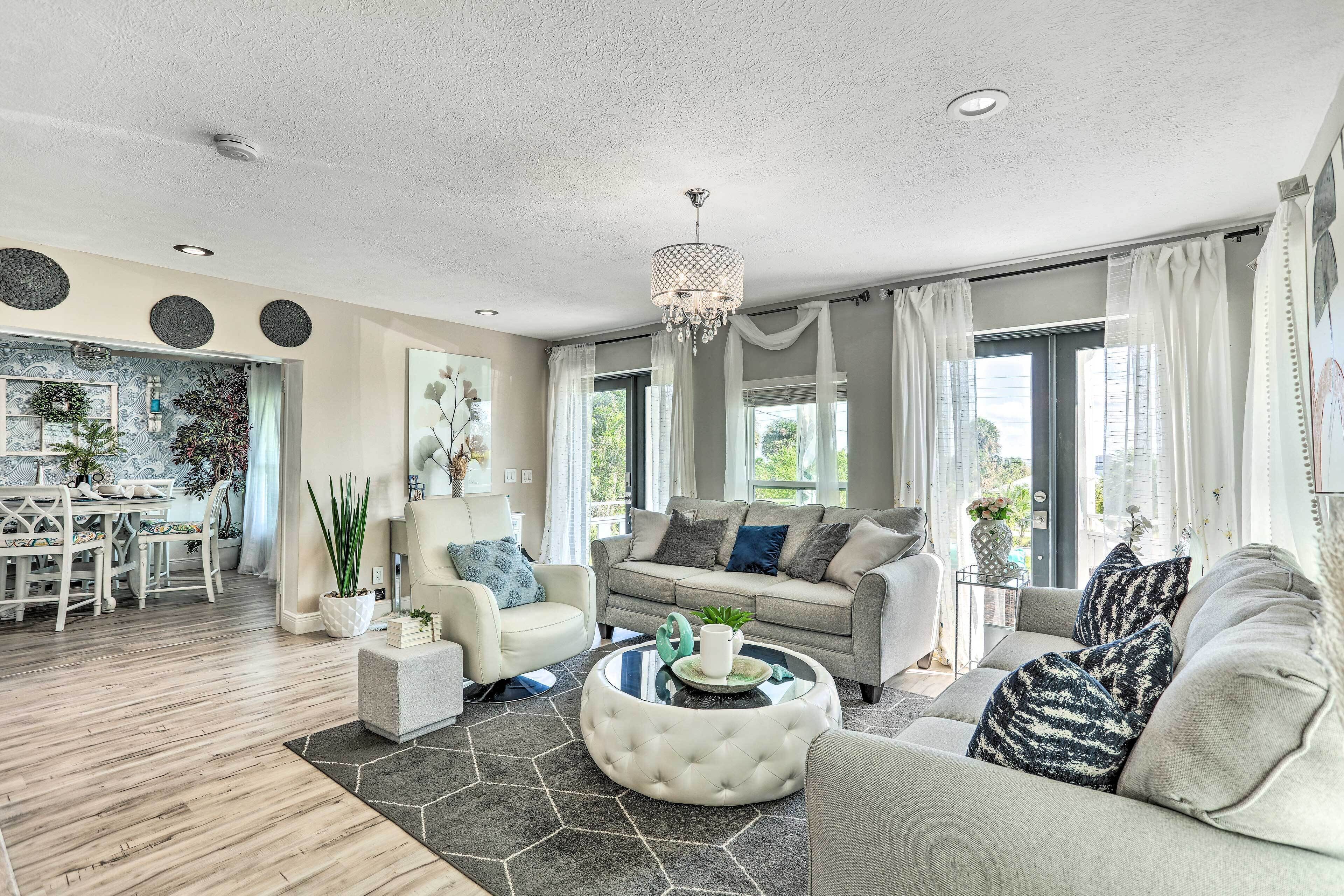 Jensen Beach Home w/ 2 Decks + Mod Interior!