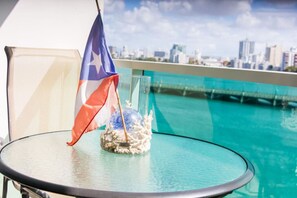 Pool - Sunrise View Waterfront Studio Condado with Private Balcony and Pool San Juan PR (San Juan)