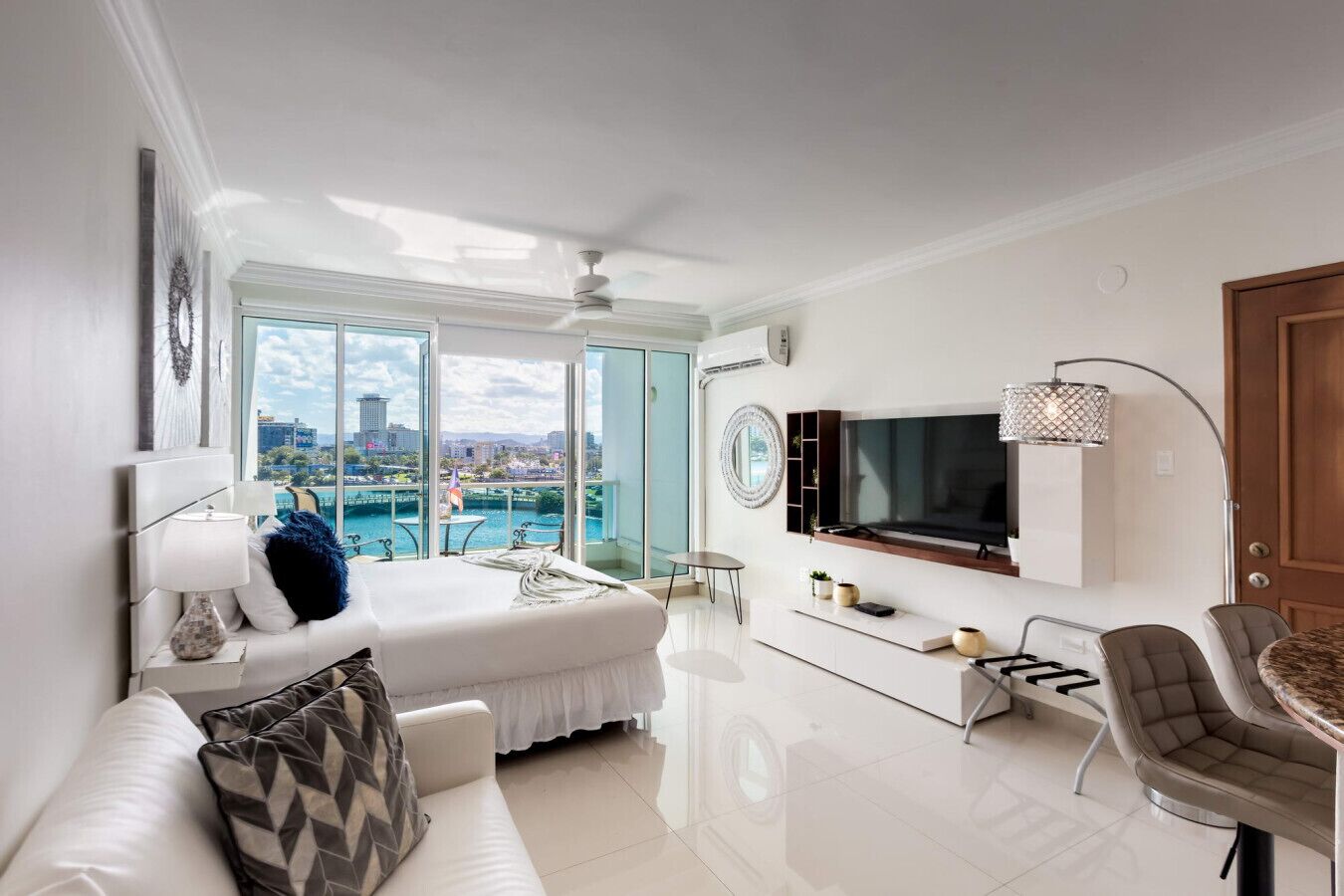 1 bedroom, desk, iron/ironing board, WiFi