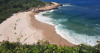 Casa com Piscina e Banheira Hidro em Piratininga