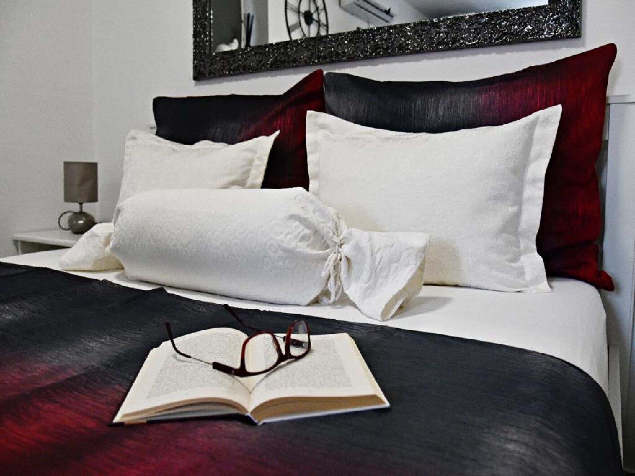 Iron/ironing board, Internet, bed sheets