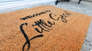 Alfombra de entrada con la inscripción "WELCOME TO Little Soul".