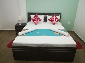 4 bedrooms, in-room safe, individually decorated, individually furnished - Randima Hotels (Negombo)