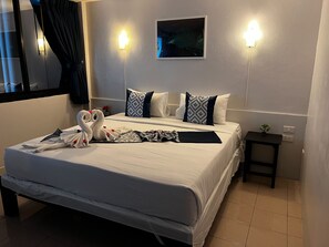 Comfort Double Room | In-room safe, free WiFi, bed sheets - Golden Monkey Samui (Koh Samui)