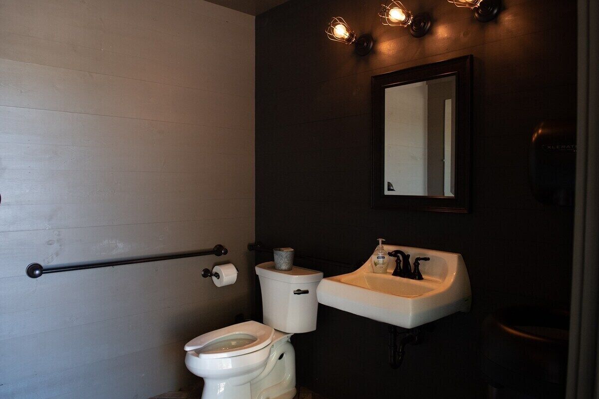 TimberTown Cabin #2 at June Farms, GLAMPING at it's finest!