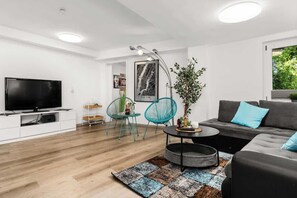 Smart TV, offices - Mola Apartments-Wetter/ 5 P/Parking/Terrasse/Grill (Wetter (Ruhr))