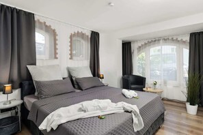 2 bedrooms, desk, iron/ironing board, free WiFi