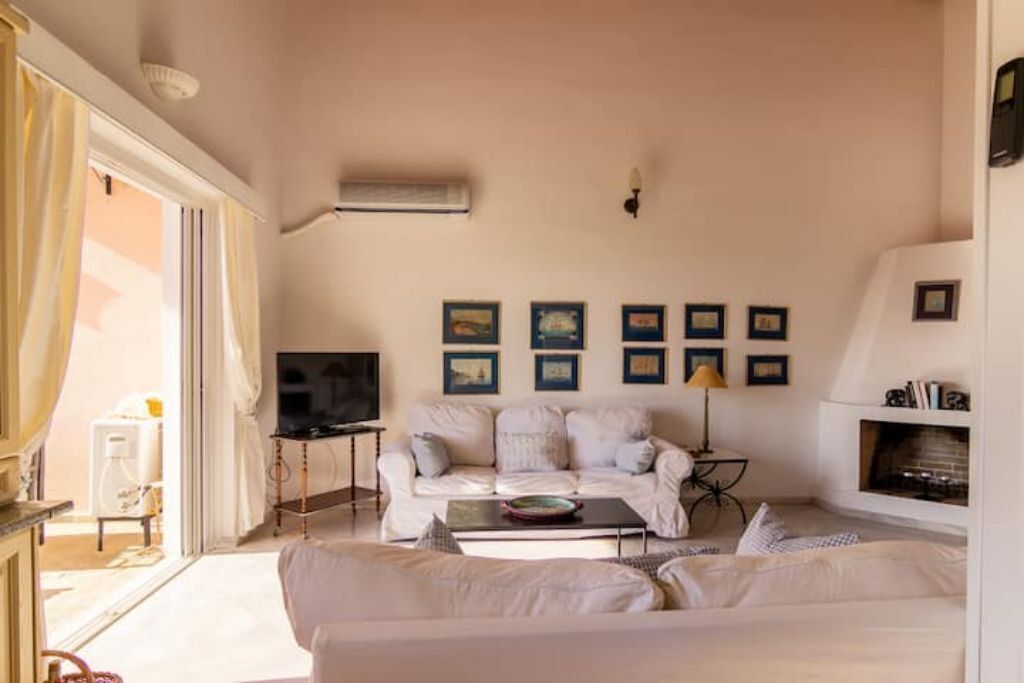 Maison of apartments next to the beach-Big Blue