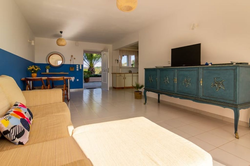 Maison of apartments next to the beach-Studio Blue