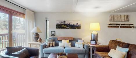 Televisión y chimenea