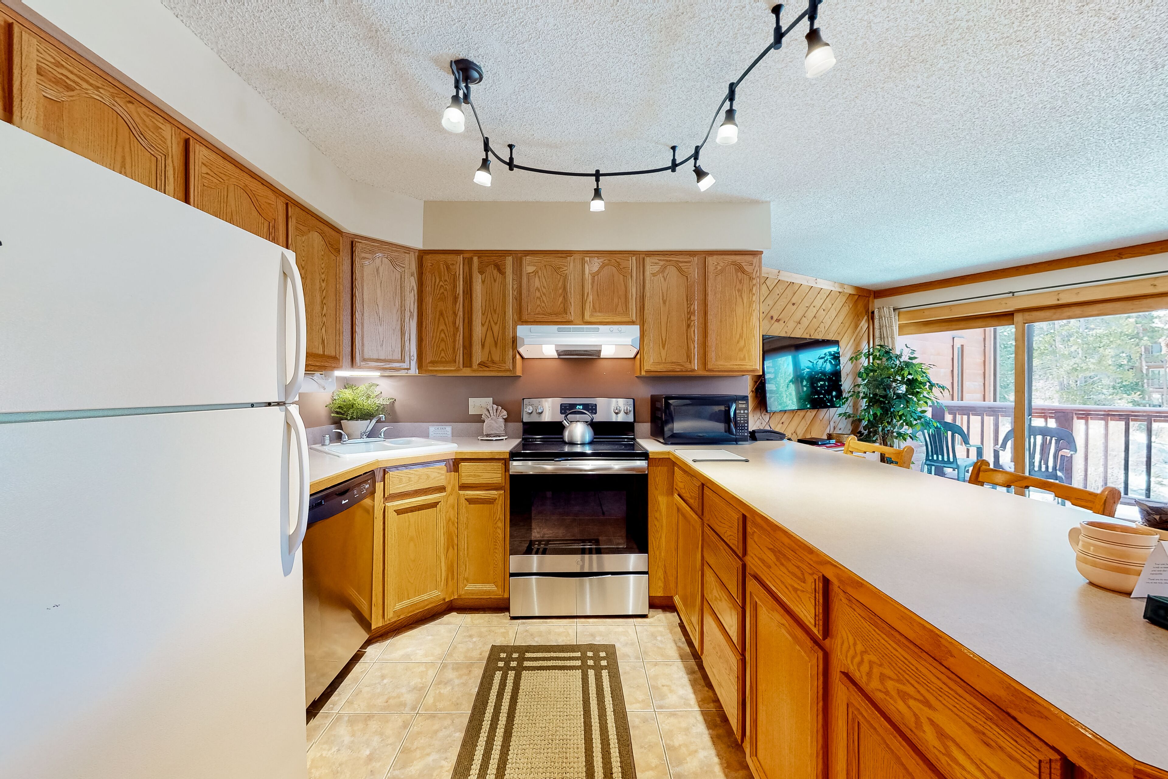 冰箱、微波炉、烤箱、炉灶