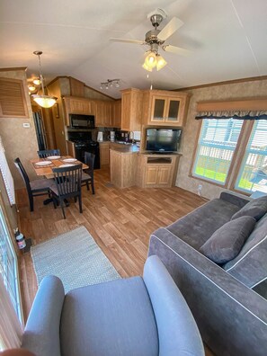 Family Cottage, 2 Bedrooms | Living area