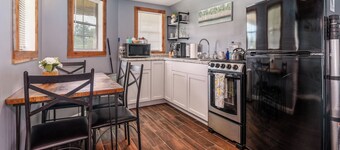Tiny Cabin, Big Charm – next to Lake of Egypt