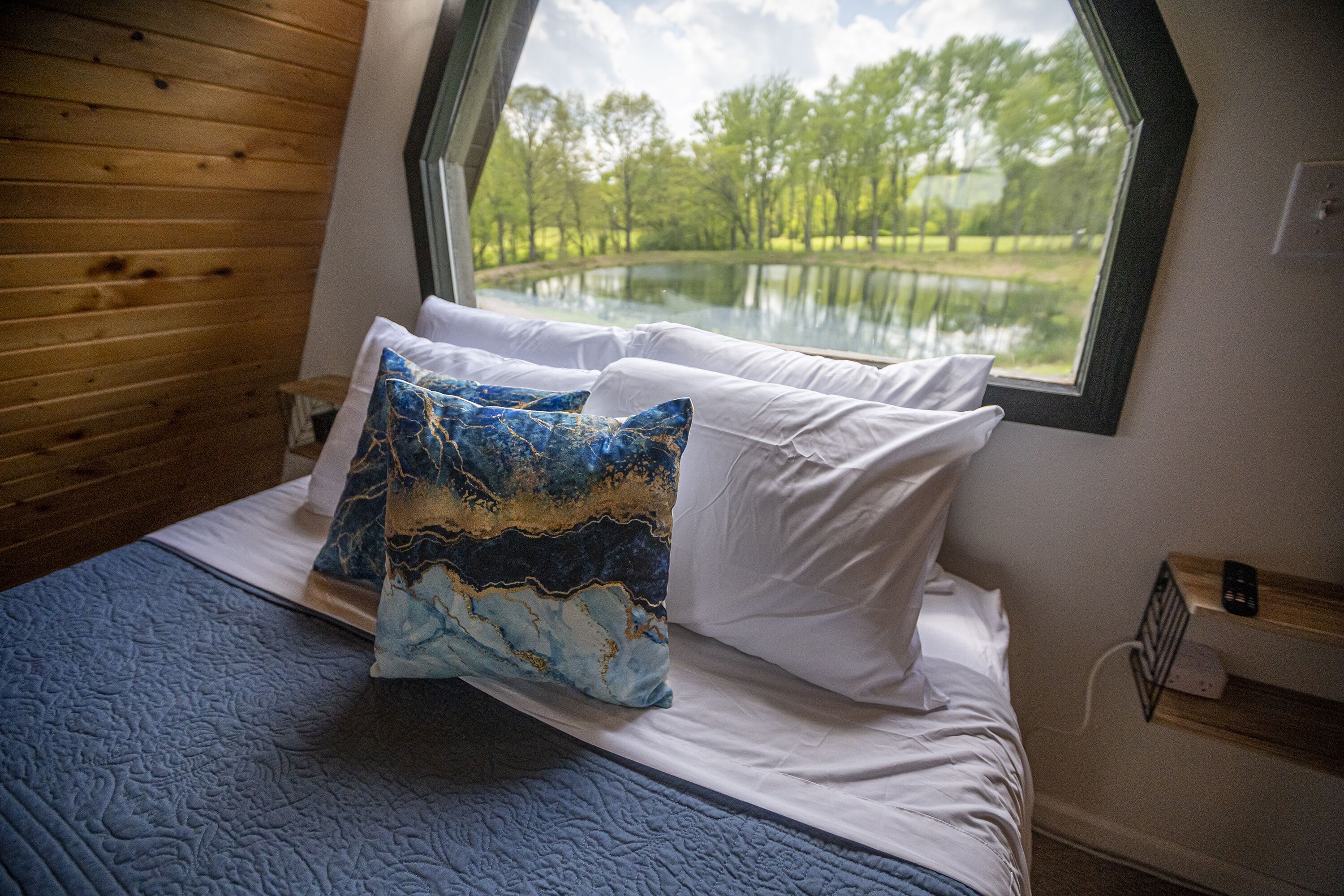 2 soveværelser, skrivebord, gratis Wi-Fi, sengetøj