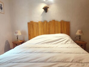 3 chambres, fer et planche à repasser, Wi-Fi gratuit