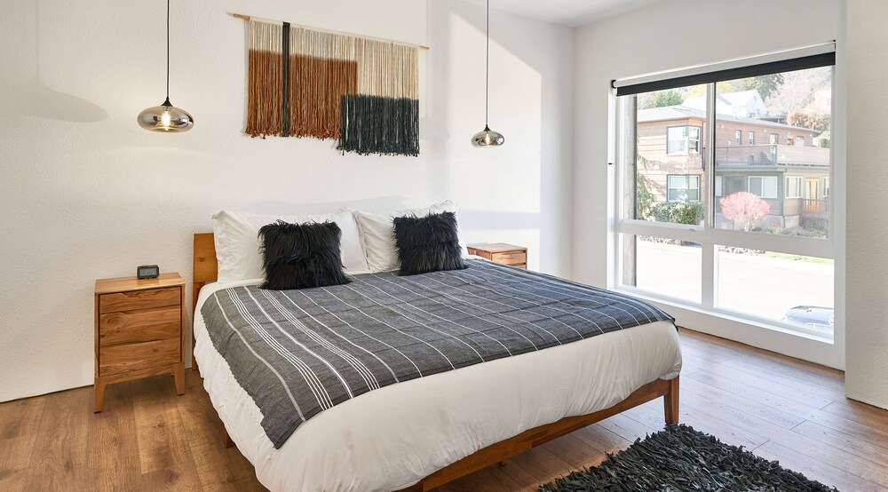 The Iconica Vacation Rental 7 One Bedroom White Salmon Vrbo