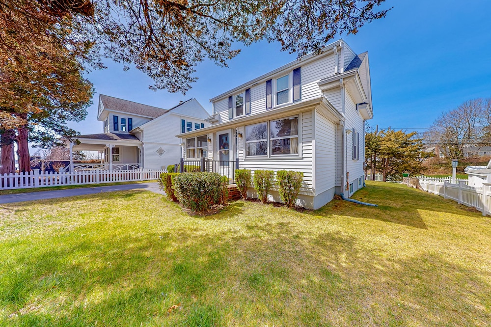 2-story home near downtown & beach with grill, outdoor shower, W/D, & backyard