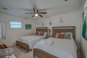 5 bedrooms, iron/ironing board, Internet
