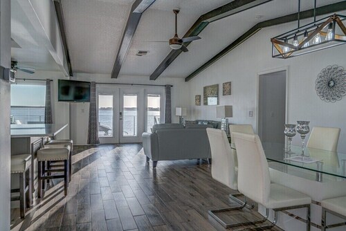 LakeDorable- Whole House