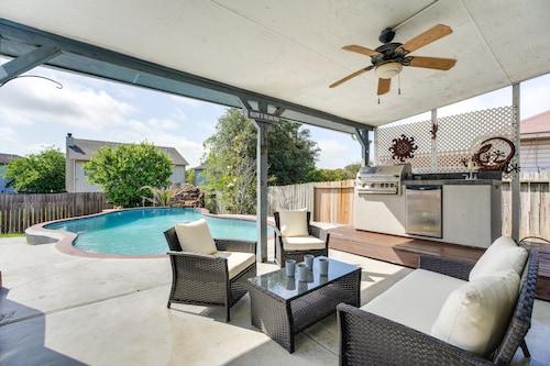 San Antonio Home w/ Private Hot Tub + Pool!