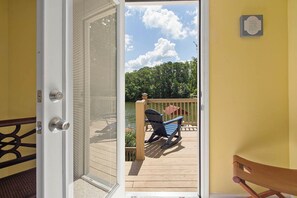 Interior - Arrow Point Retreat on Jackson Lake - Updated new furnishings - Amazing Sunrises (Jackson)