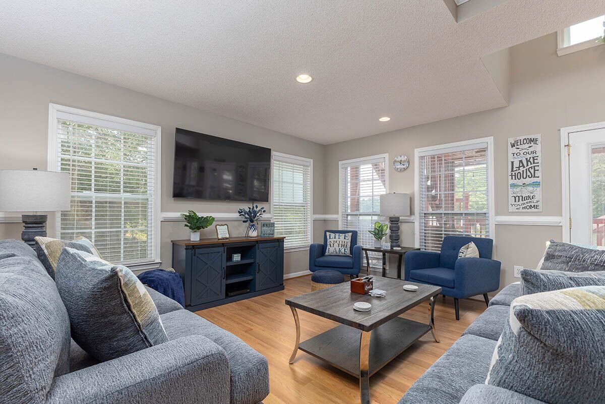 Arrow Point Retreat on Jackson Lake - Updated new furnishings - Amazing Sunrises