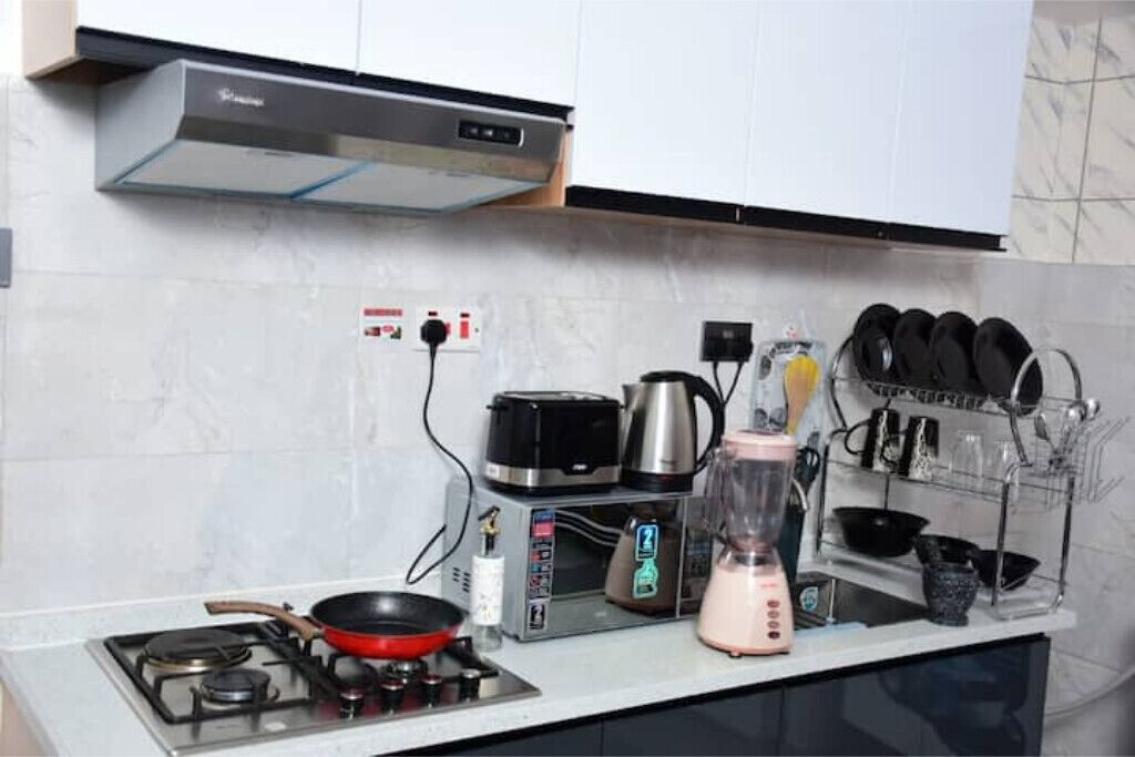 冰箱、微波炉、炉灶、电热水壶