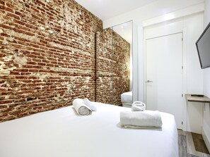 2 chambres, fer et planche à repasser, accès Internet, draps fournis