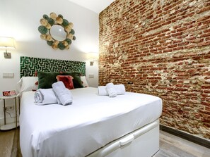 2 chambres, fer et planche à repasser, accès à Internet, literie fournie