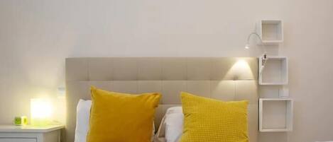 1 chambre, fer et planche à repasser, accès Internet