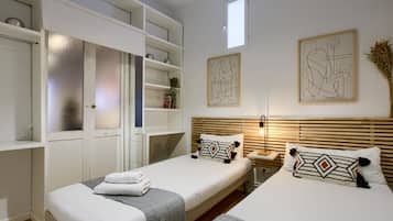 3 slaapkamers, een strijkplank/strijkijzer, wifi, beddengoed