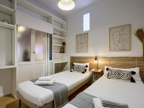 3 makuuhuonetta, silitysrauta/-lauta, Wi-Fi, vuodevaatteet