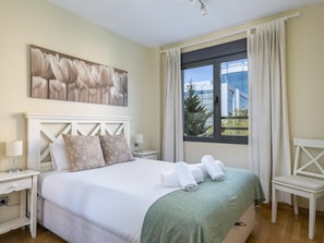 1 bedroom, iron/ironing board, WiFi, bed sheets - Nuevo Madrid - One-bedroom apartment (Madrid)