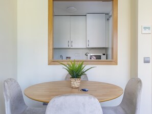 Dining - Nuevo Madrid - One-bedroom apartment (Madrid)