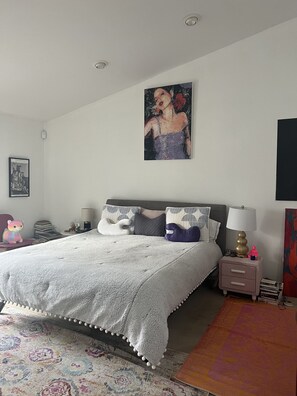 5 bedrooms, iron/ironing board, free WiFi, bed sheets