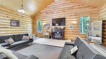 House (6 Bedrooms) | Interior