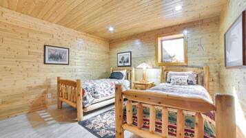 House (6 Bedrooms) | Interior