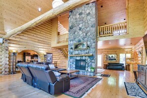 House (6 Bedrooms) | Interior