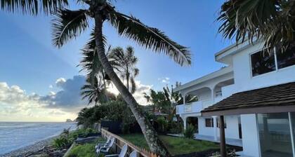 Apartment in a villa on the beach. Ocean view