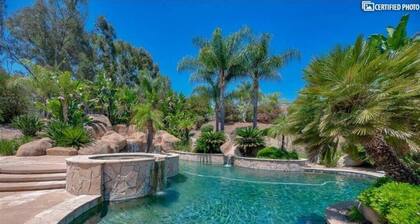 La Casita De Poway in San Diego, super close to great hiking trails.
