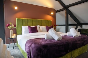 3 bedrooms, free WiFi, bed sheets - Berry's Loft - Central | WI-FI (Knaresborough)