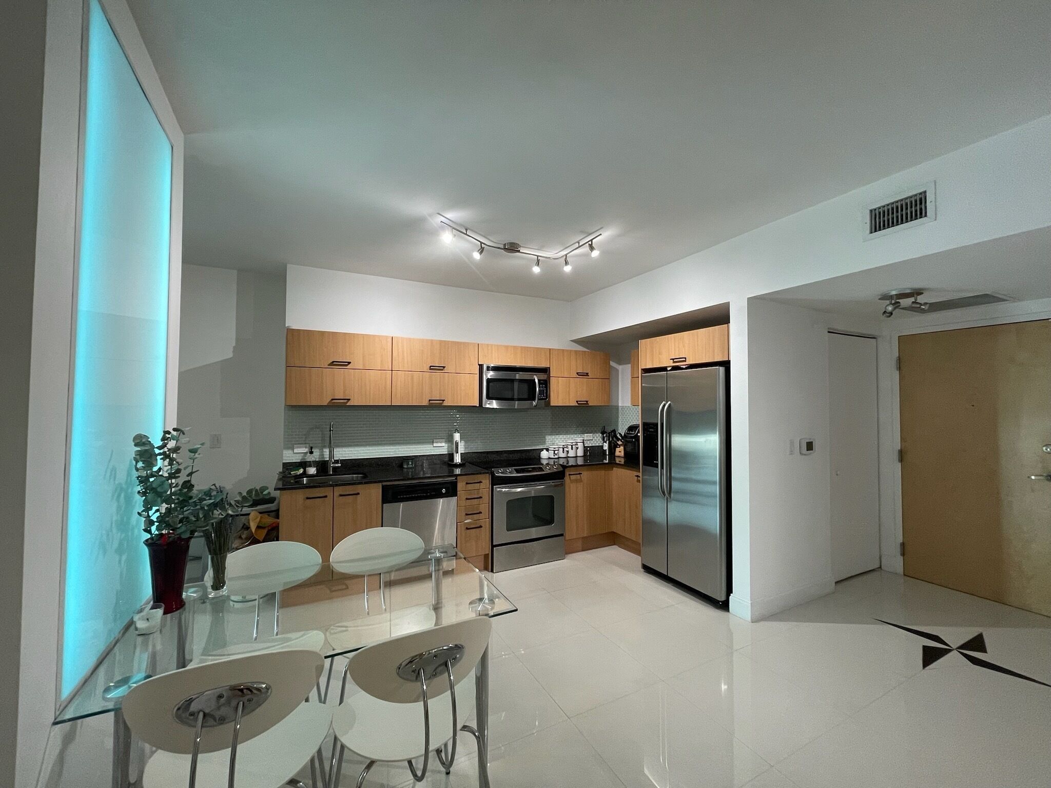 Luxury one bedroom apartment With lots of amenities.