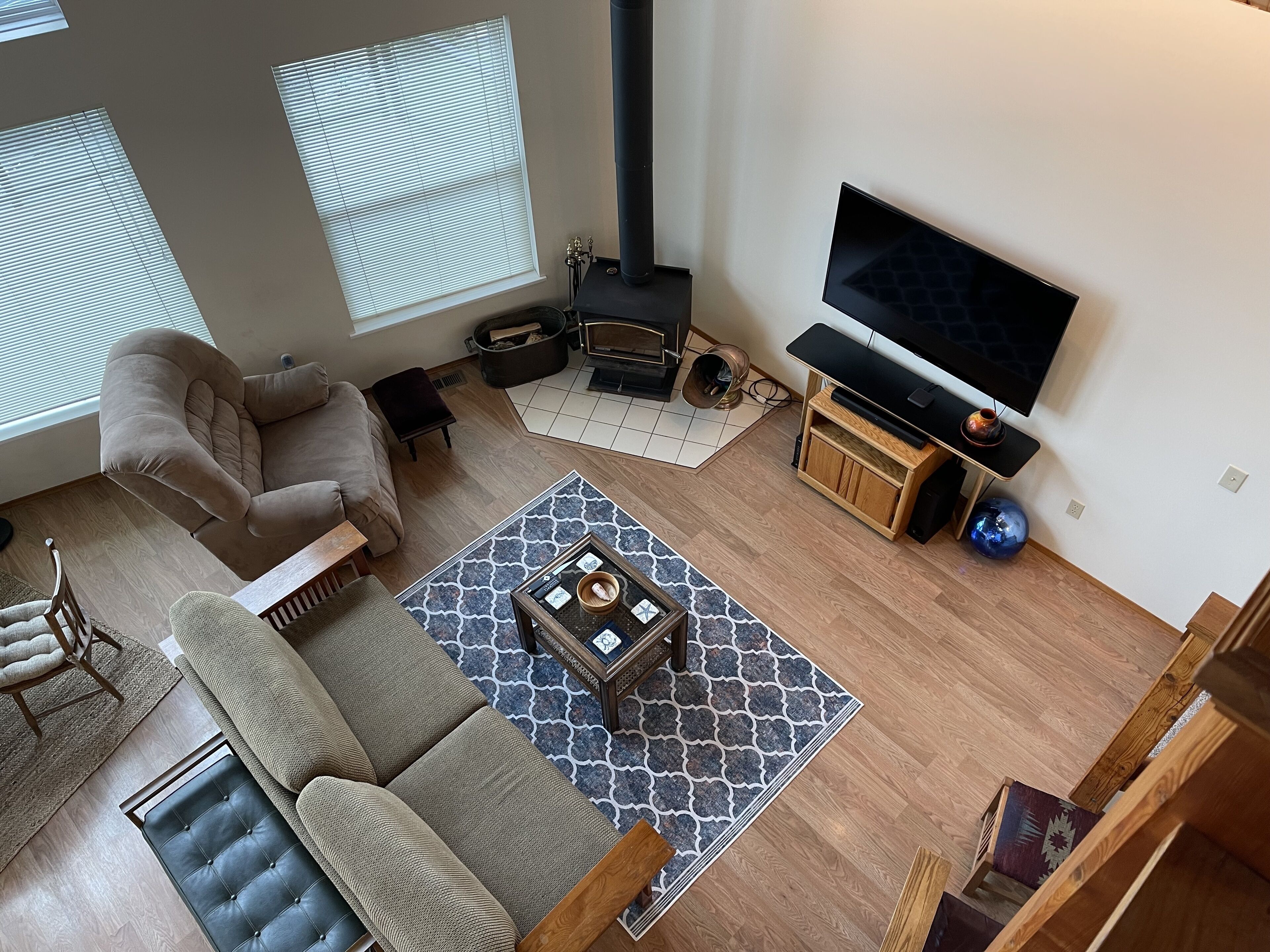 Waterfront cabin facing the sunset