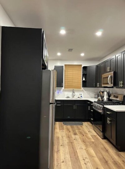 Enjoy a Stylish centrally-located home 15min to Most Philly Attractions/Airport.