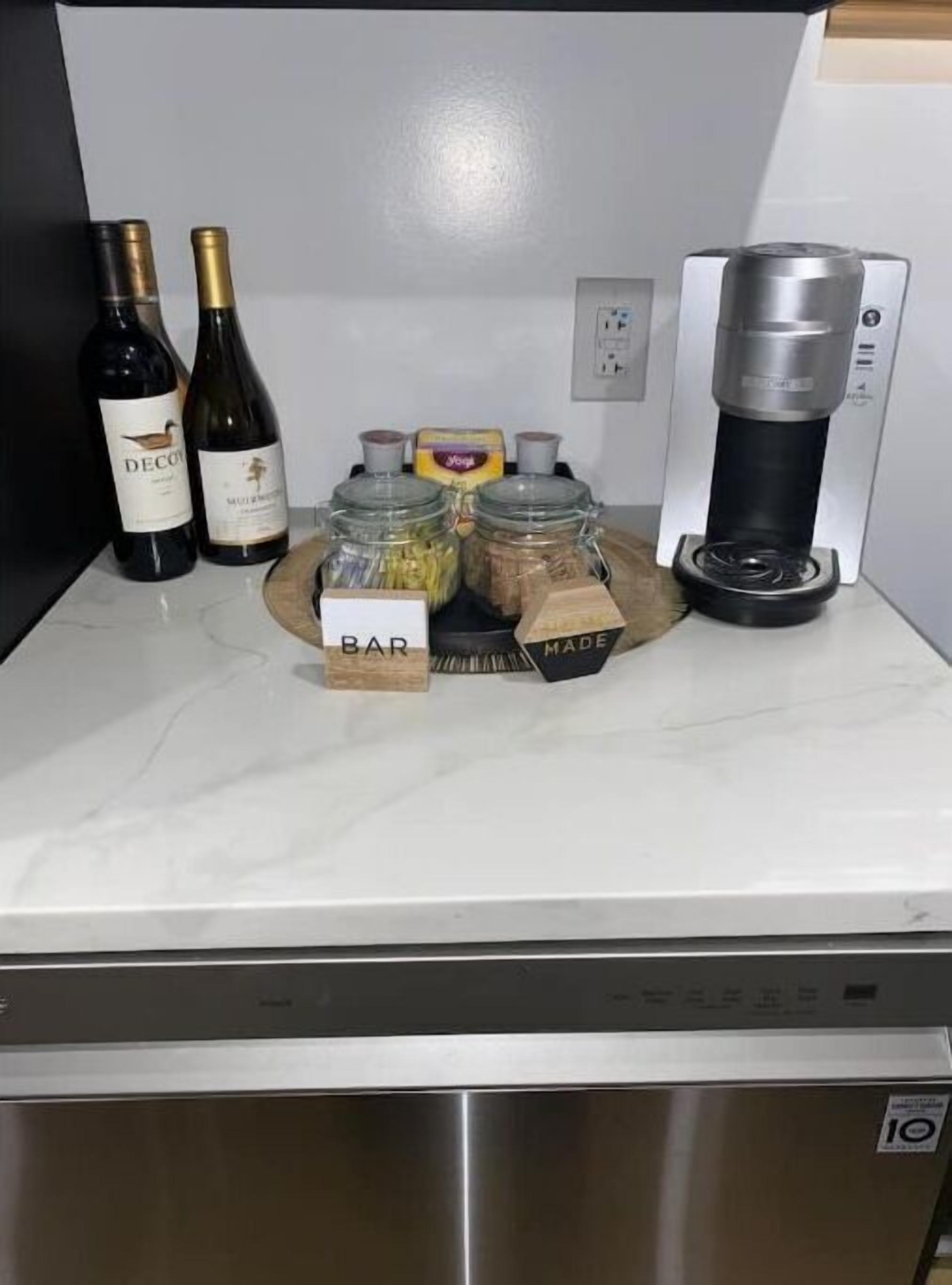 Enjoy a Stylish centrally-located home 15min to Most Philly Attractions/Airport.